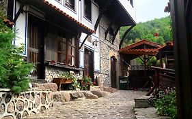 Popsokol House
